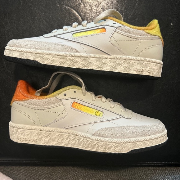Reebok Smiley Club C 85’s - Picture 6 of 9